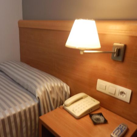 Hotel Ingles Barcelona Bagian luar foto